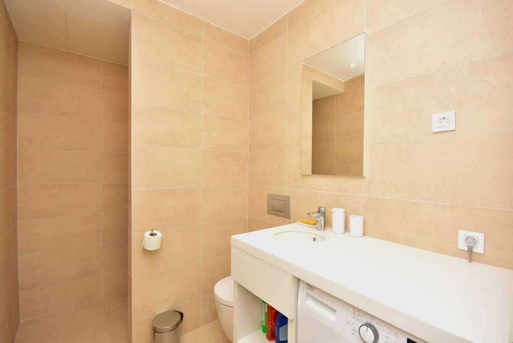 Brand New ! Seaside Apt With Poolview & Parking بودفا المظهر الخارجي الصورة