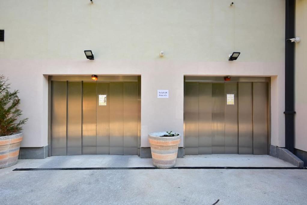 Brand New ! Seaside Apt With Poolview & Parking بودفا المظهر الخارجي الصورة